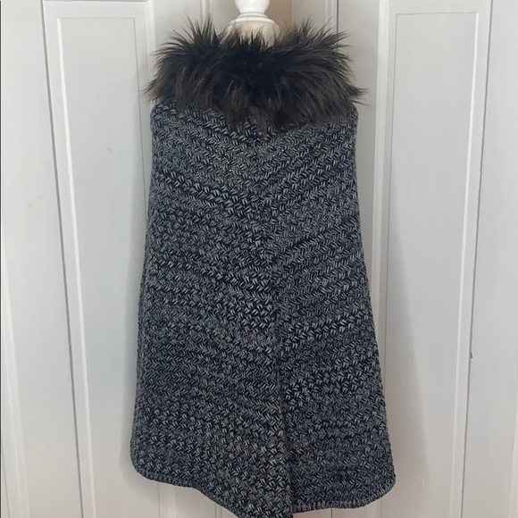 STEVE MADDEN•PONCHO - Picture 6 of 10